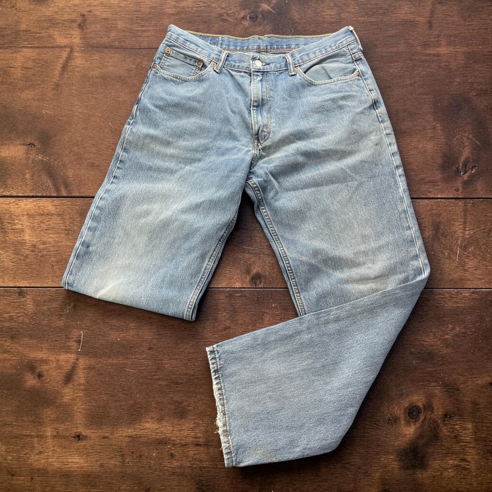 Levis 550 Relaxed Fit Tapered Leg Light Wash Jeans Mens 36x32 Blue Inseam 30"